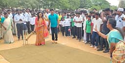 முதல்வா் கோப்பை போட்டி: ராணிப்பேட்டை ஆட்சியா் தொடங்கி வைத்தாா்