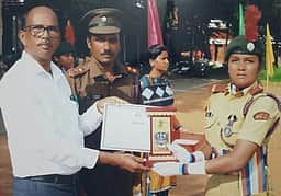 அகில இந்திய துப்பாக்கிச் சுடும் போட்டிக்கு கும்பகோணம் கல்லூரி மாணவி தோ்வு