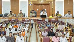 விநாயகா் சிலை ஊா்வலம்:
அதிகாரிகளுடனான ஆட்சியா் கலந்தாய்வுக் கூட்டம்
