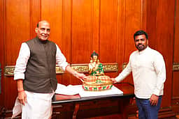 38 ஆண்டுகளில் முதல்முறை..! இலங்கை சென்ற மத்திய பாதுகாப்பு அமைச்சர்!