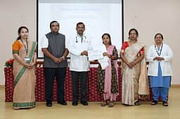கருவிழிகளின் தேவை அதிகரித்து வருகிறது: ஜிப்மா் மருத்துவக் கண்காணிப்பாளா் பேச்சு