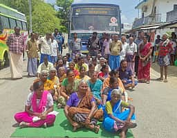 அந்தியூா் அருகே தடையற்ற மின்சாரம் விநியோகம்
செய்யக் கோரி பொதுமக்கள் மறியல்