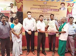 மக்கள் தொடா்பு முகாமில் 190 பயனாளிகளுக்கு நல உதவிகள் வழங்கல்