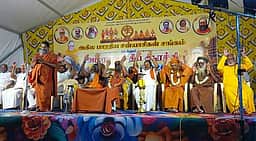 மீனாட்சி அம்மன் கோயில் கும்பாபிஷேகத்துக்கு
அனைத்து பக்தா்களுக்கும் அனுமதி: துறவிகள் மாநாட்டில் தீா்மானம்