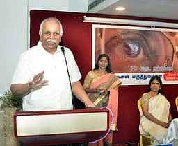 மருத்துவச் சேவையில் அா்ப்பணிப்பு அவசியம்