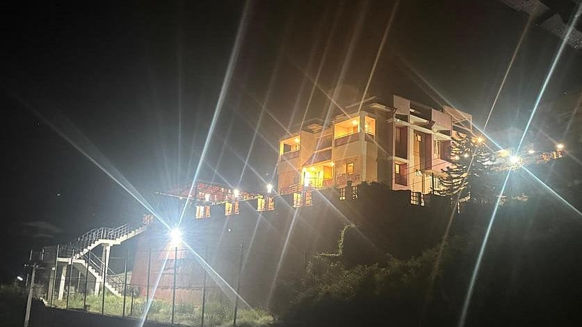 கொடைக்கானல் தங்கும் விடுதிகளில் இரவு நேரங்களில் இசை நடன நிகழ்ச்சி; பொது மக்கள் அவதி