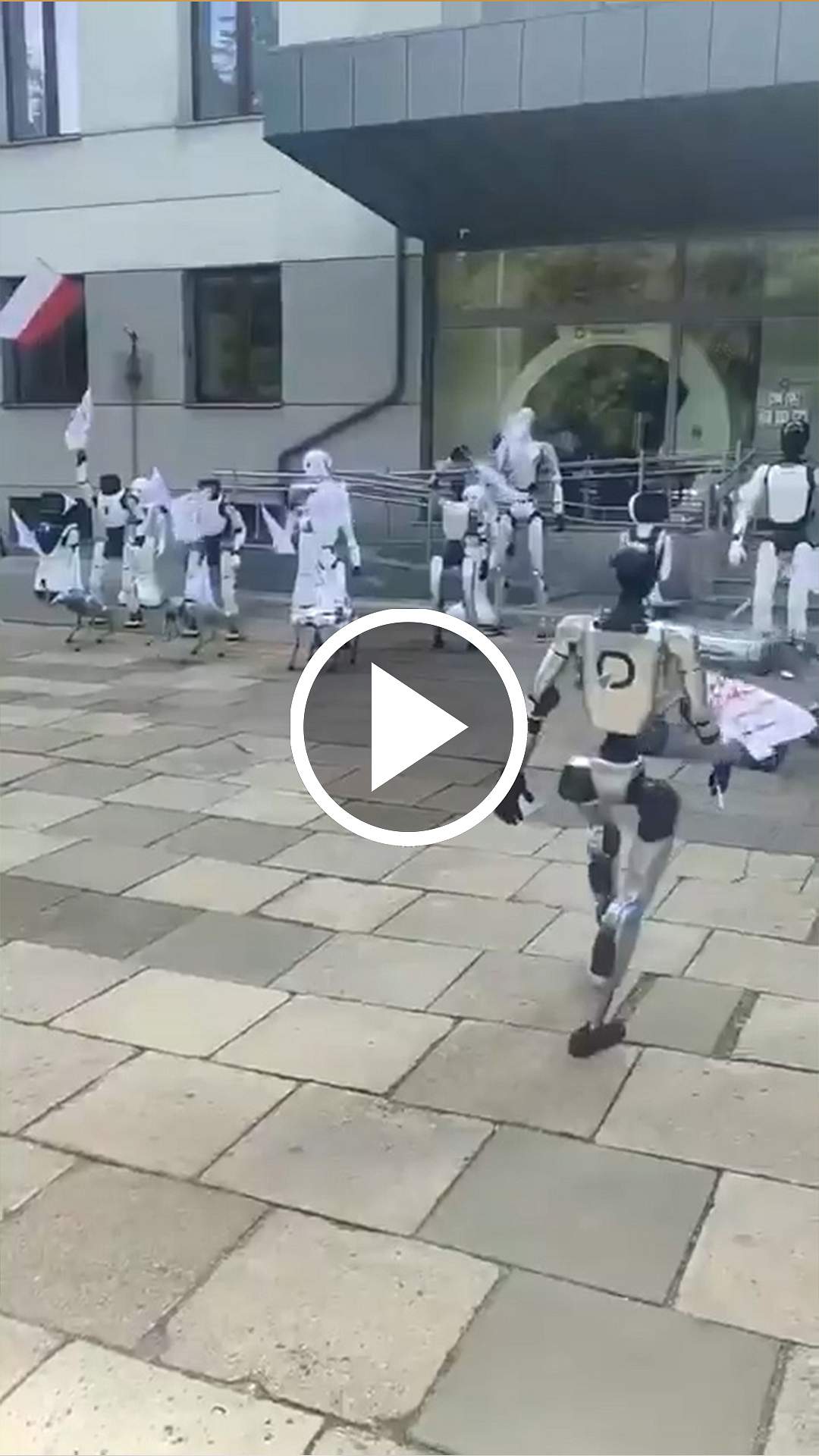 அவங்களும் பாவம்தான! போராட்டத்தில் இறங்கிய AI ரோபோக்கள்! | Poland