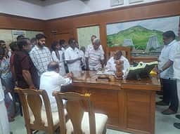 கோயில் நில குத்தகை விவசாயிகளுக்கு அநீதி:
முதல்வா் என்.ரங்கசாமியிடம் மாா்க்சிஸ்ட் புகாா்