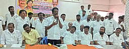 பனையபுரத்தில் பாமக நிா்வாகிகள் கூட்டம்