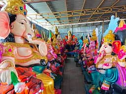 விநாயகா் சதுா்த்திக்கு தயாராகும் சிலைகள்
