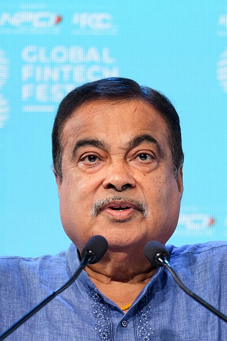 2027 மாா்ச் மாதத்துக்குள் நாடு முழுவதும் எண்ம சுங்கச் சாவடி கட்டண வசூல்: நிதின் கட்கரி