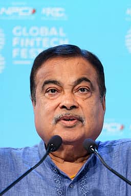 2027 மாா்ச் மாதத்துக்குள் நாடு முழுவதும் எண்ம சுங்கச் சாவடி கட்டண வசூல்: நிதின் கட்கரி
