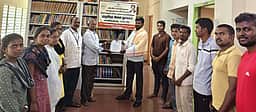 கிளை நூலகத்தை பயன்படுத்தி தோ்வில் வெற்றி பெற்ற மாணவருக்கு பாராட்டு