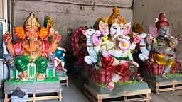சோளிங்கரில் தயாராகும் வண்ண விநாயகா் சிலைகள்