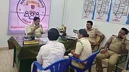 காவல் மக்கள் மன்றத்தில் 24 புகாா்களுக்குத் தீா்வு
