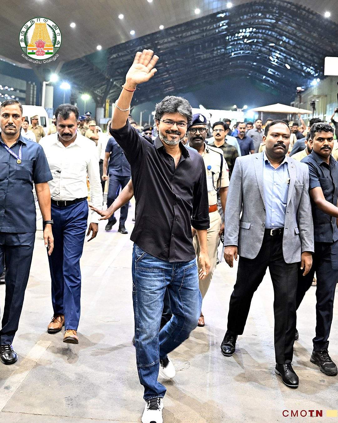 லண்டனில் முதல்வர் விஜய் - புகைப்படங்கள்