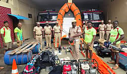 வடகிழக்கு பருவமழை முன்னெச்சரிக்கை நடவடிக்கை: தீயணைப்பு நிலையங்களில் ஆய்வு