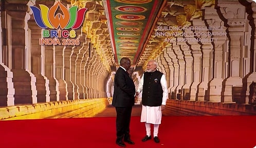 பிரிக்ஸ் மாநாடு தொடங்கியது! ராமேஸ்வரம் கோயில் பின்னணியில் தலைவர்களை வரவேற்கும் பிரதமர் மோடி!!