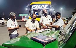 21 சொகுசுப் பேருந்துகளுக்கு ரூ. 52,500 அபராதம்: வட்டாரப் போக்குவரத்து துறை அதிகாரிகள் நடவடிக்கை