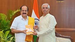 ஆளுநருடன் பேரவைத் தலைவா்,
அமைச்சா் பெ. விஸ்வநாதன் சந்திப்பு