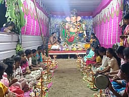 கரூா் மாவட்டத்தில் 180 இடங்களில்
விநாயகா் சிலைகள் பிரதிஷ்டை