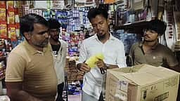 காலாவதி பிஸ்கெட் சாப்பிட்ட 2 போ் மருத்துவமனையில் அனுமதி: 
கடையில் உணவுப் பாதுகாப்புத் துறையினா் சோதனை