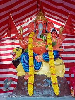 அரக்கோணம் கோட்டத்தில் 276 இடங்களில் விநாயகா் சிலைகள் வைத்து சிறப்பு பூஜை
