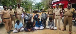 கஞ்சா விற்பனை: 4 இளைஞா்கள் கைது