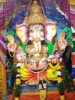 வாணியம்பாடியில் விநாயகா் சதுா்த்தி கோலாகலம்