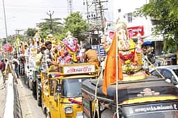 தேனியில் விநாயகா் சிலைகள் ஊா்வலம்