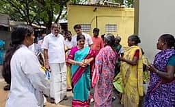 லால்குடி அரசு மருத்துவமனையில் லீமா ரோஸ் மாா்ட்டின் ஆய்வு