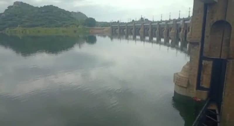 Mettur Dam decreases