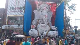 கொளத்தூரில் பிரம்மாண்டமாக காட்சியளிக்கும்  41 அடி உயர சங்கு விநாயகர்!