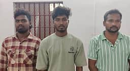 சமூக ஆா்வலா் மீது தாக்குதல்: 3 போ் கைது