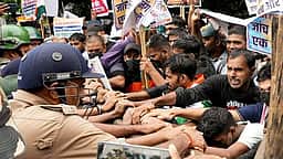 பிகார்: அரசுப் பணியாளர் தேர்வுகளை ரத்து செய்யக்கோரி பேரணி!