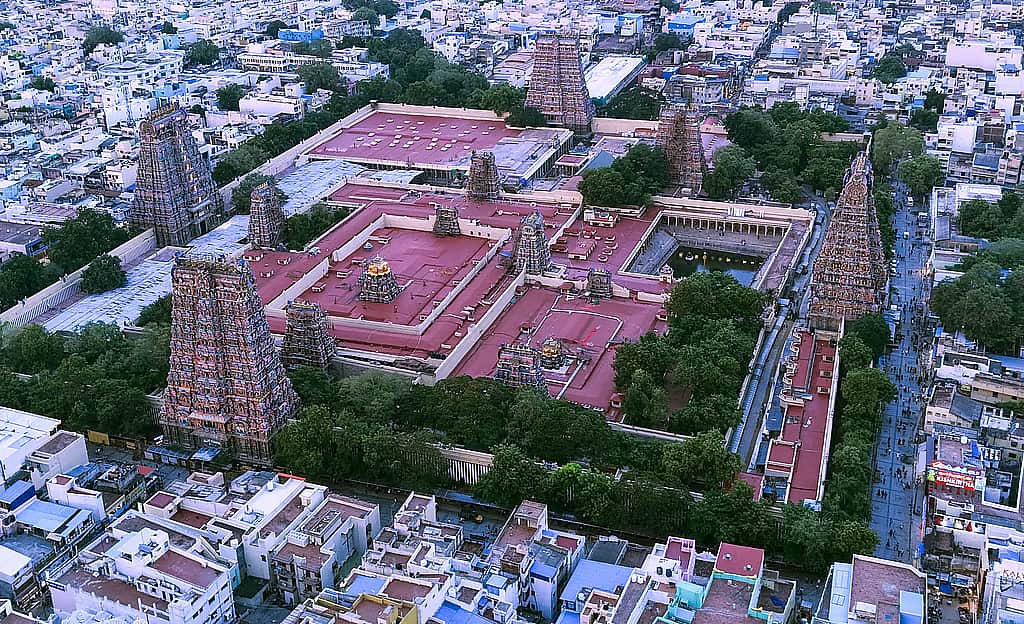 மதுரை அருள்மிகு மீனாட்சி சுந்தரேசுவரர் திருக்கோயில் வரலாறு - தல பெருமைகள்!