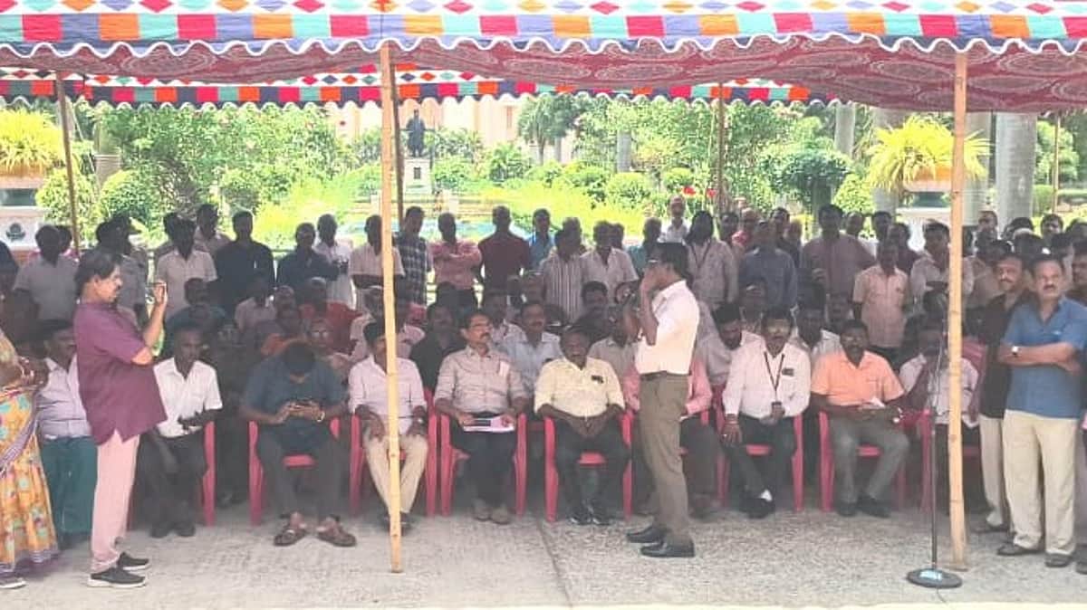 அண்ணாமலைப் பல்கலை. ஆசிரியர்கள், ஊழியர்கள் காலவரையற்ற வேலைநிறுத்தம்!