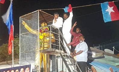 நலத் திட்டங்களை முறையாக செயல்படுத்தினால் மட்டுமே அதிகாரிகள் பணியில் தொடர முடியும்: அமைச்சா் வன்னி அரசு