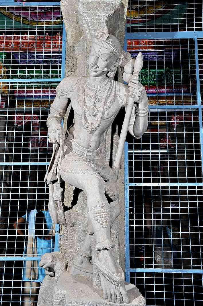 ஆயிரம் கால் மண்டப சிற்பம் - குறவன்