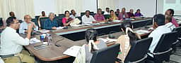 பெரம்பலூா்: 161 ஏக்கா் பரப்பளவில் சீமைக்கருவேல மரங்கள் அகற்றம்;
மாவட்ட ஆட்சியா் தகவல்