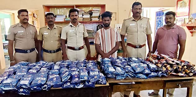 புகையிலைப் பொருள்கள் விற்பனை: இளைஞா் கைது