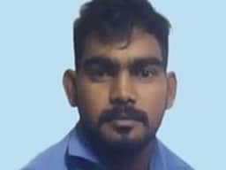 சிறுமி முகத்தில் பசையை ஊற்றியதாக இளைஞா் கைது
