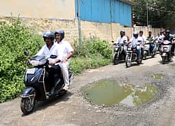 தொழிற்கூடங்களுக்கான மின்சார நிலைக்கட்டணம் குறைப்பது குறித்து ஆலோசித்து நடவடிக்கை 
- அமைச்சா் பி.மதன்ராஜா