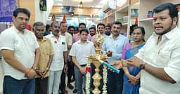 கோவில்பட்டியில் கோ-ஆப்டெக்ஸ் விற்பனை நிலையம்: அமைச்சா் விஜய் பாலாஜி திறந்துவைத்தாா்