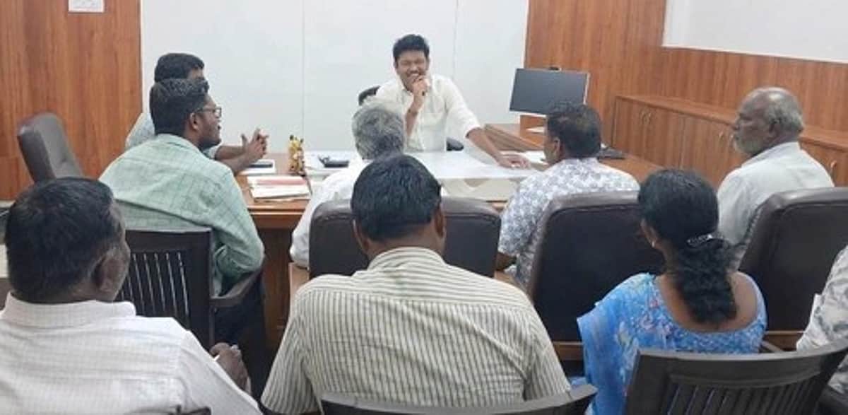 பொது இடங்களில் குப்பைகளை கொட்டினால் அபராதம்: சத்தியமங்கலம் நகராட்சி ஆணையா்