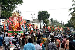கடையநல்லூரில் விநாயகா் சிலைகள் ஊா்வலம்