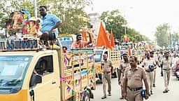 சங்கரன்கோவிலில் 33 விநாயகா் சிலைகள் விசா்ஜனம்