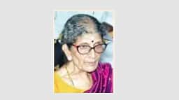 மீனாட்சி சுந்தரேசுவரா் கோயில் 
நிா்வாகத்தில் அரசியல் தலையீடு:  ருக்மணி தியாகராஜன் 