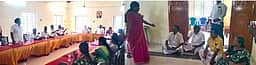 திருப்புவனம் பேரூராட்சி மன்றக் கூட்டம்: வாரச்சந்தை ஏலத்துக்கு அங்கீகாரம் கோரிய தீா்மானம் நிராகரிப்பு- தமாகா, பாஜக உறுப்பினா்கள் தா்னா