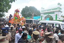 குடைப்பாறைப்பட்டியிலிருந்து
விநாயகா் சிலை ஊா்வலம்